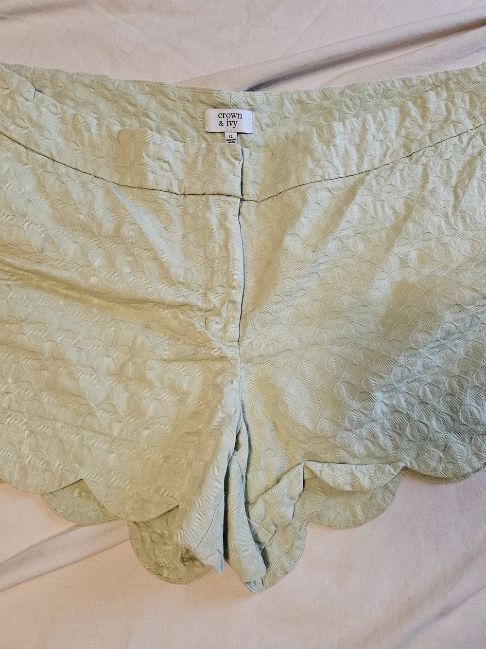 Crown & Ivy Mint Scalloped High-Waist Shorts